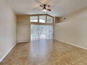 10223 Meadow Crossing Dr in Tampa, FL - Building Photo - Building Photo