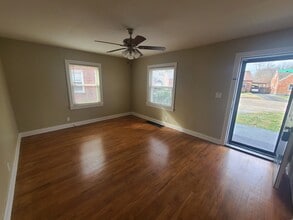 1627 Catalpa St in Louisville, KY - Building Photo - Building Photo