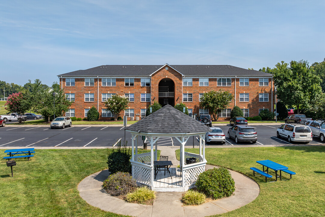 The Reserve at Regents Center in Lexington, NC - Foto de edificio