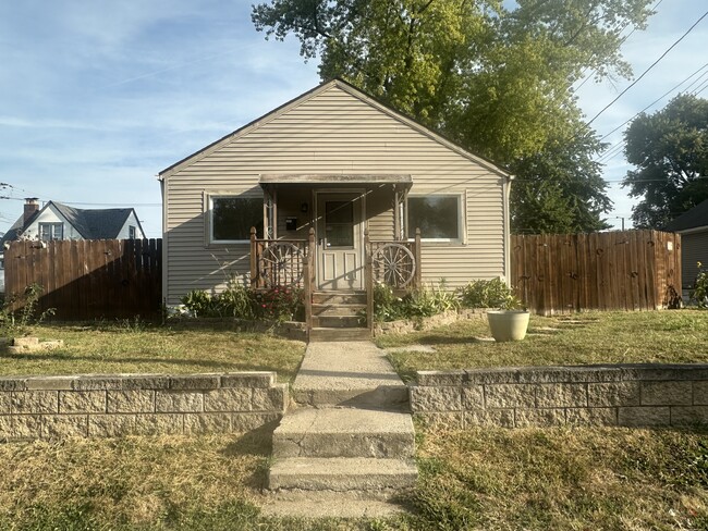8 Delray Rd