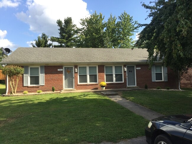 property at 3718 Creekside Ct