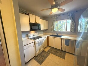 15 Kulanihakoi St in Kihei, HI - Building Photo - Building Photo