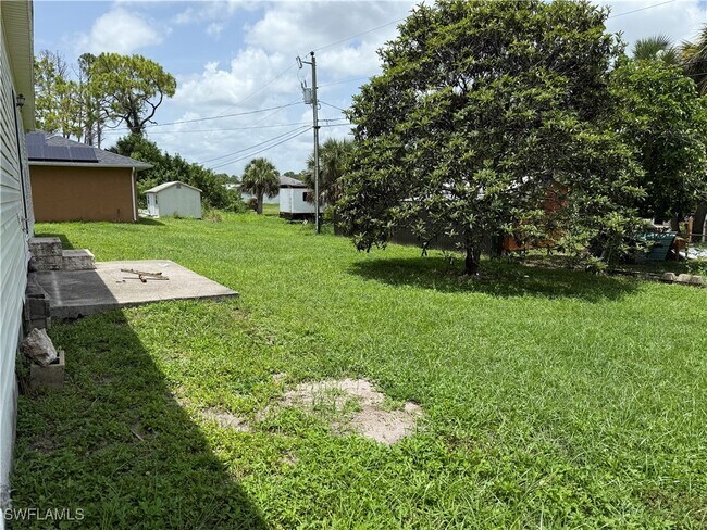 220 Connecticut Rd in Lehigh Acres, FL - Building Photo - Building Photo
