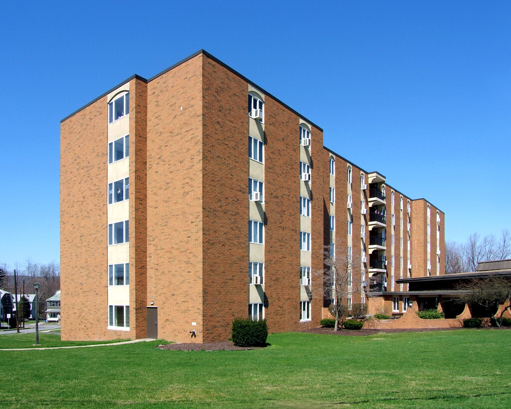 Lee Park Towers Apartments | Hanover Township, PA Apartments For Rent