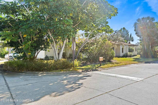 2001 Parkside Pl in Satellite Beach, FL - Building Photo - Building Photo