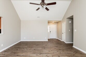 505 Lisa Carol Dr in Mooresville, NC - Building Photo - Building Photo