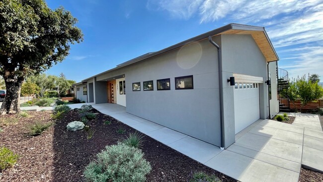 3001 Bahia Ct in San Luis Obispo, CA - Building Photo - Building Photo