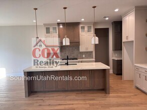 2940 Naboo Ln in Saint George, UT - Building Photo - Building Photo