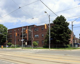 Lakeshore Manor in Toronto, ON - Building Photo - Building Photo