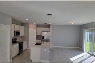 4518 Dow Ln in Lake Worth Beach, FL - Building Photo - Building Photo