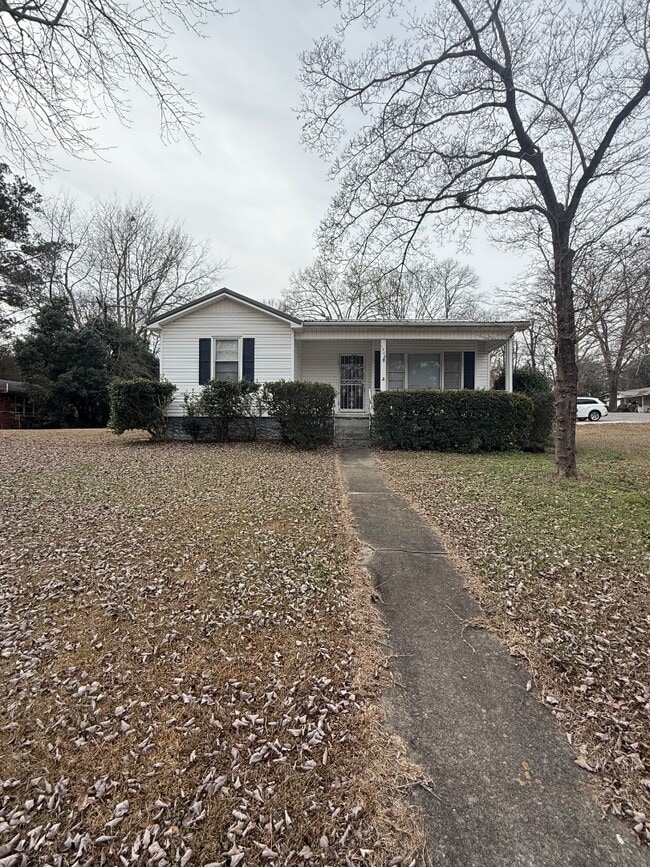 property at 1300 Woodland Dr