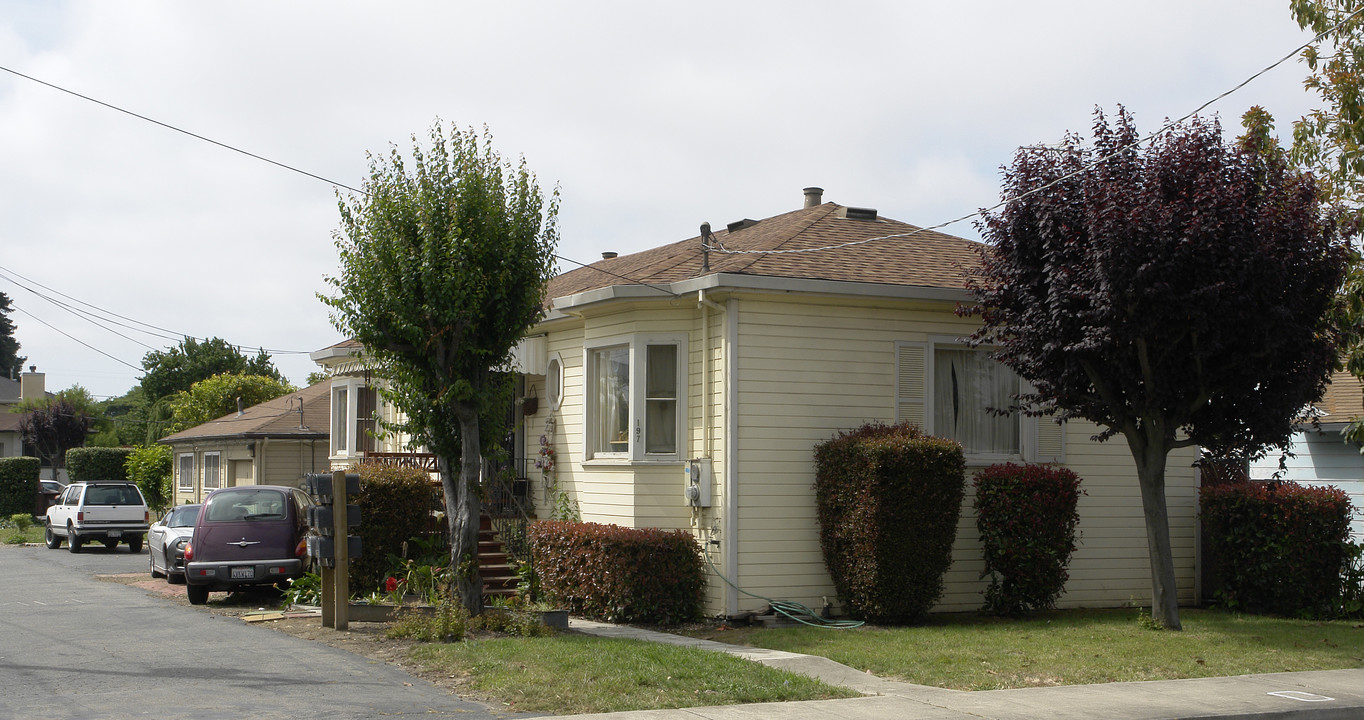 197 Medford Ave in Hayward, CA - Foto de edificio