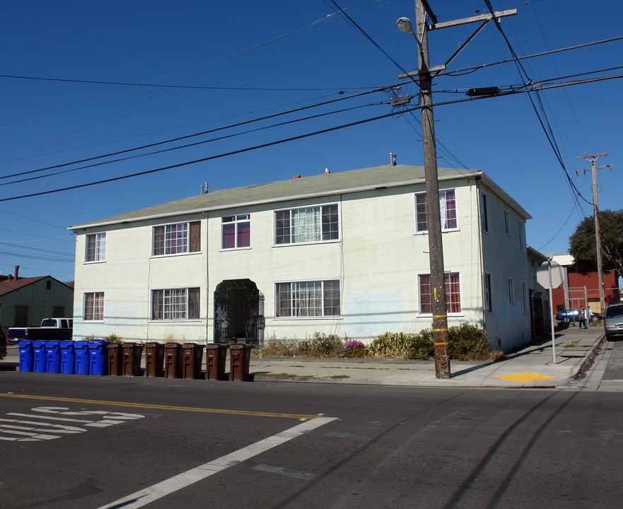 2375 Maricopa Ave in Richmond, CA - Foto de edificio