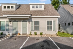 1327 N Bronough St, Unit 2 in Tallahassee, FL - Building Photo