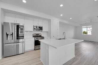 9602 Prairie Farm Dr in Commerce City, CO - Building Photo - Building Photo