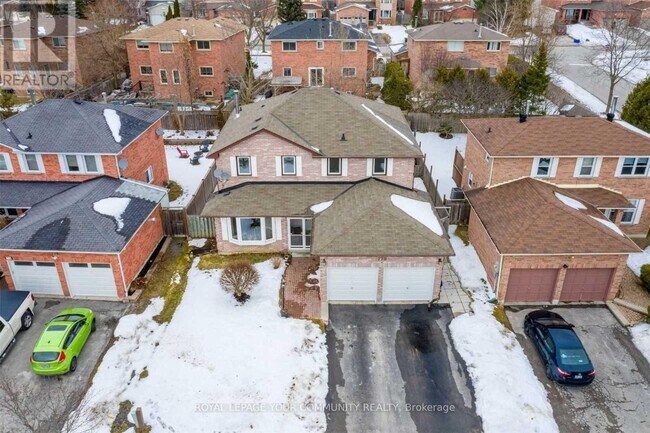770 Leslie Valley Dr in Newmarket, ON - Building Photo - Building Photo