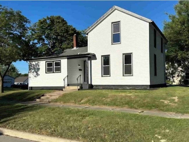 property at 224 Park St