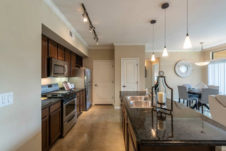 SYNC at Purgatory Creek in San Marcos, TX - Foto de edificio - Building Photo
