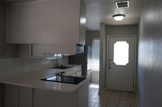 2405 Ventura Dr in Arlington, TX - Building Photo - Building Photo