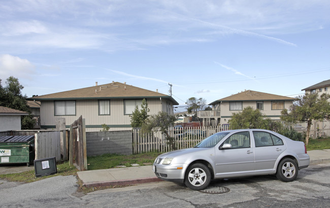 1246 La Jolla Ave in Seaside, CA - Foto de edificio - Building Photo