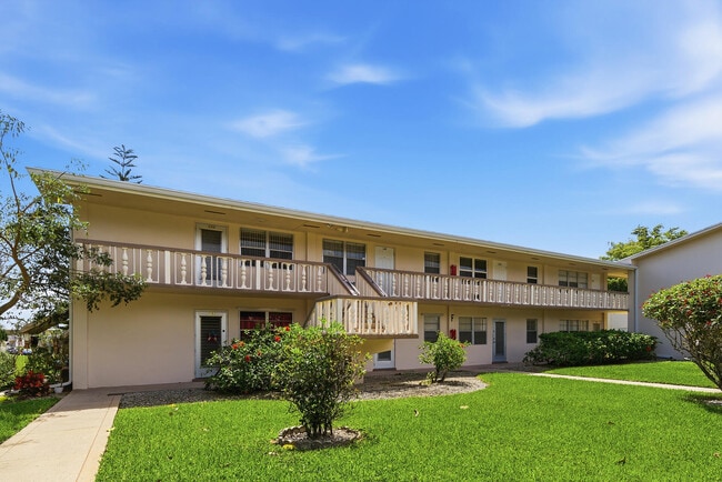 142 Norwich F in West Palm Beach, FL - Building Photo - Building Photo