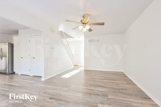 209 Royallsprings Pkwy in O'Fallon, MO - Building Photo - Building Photo