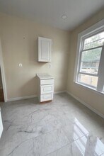 102 Lexington Ave in Jersey City, NJ - Building Photo - Building Photo