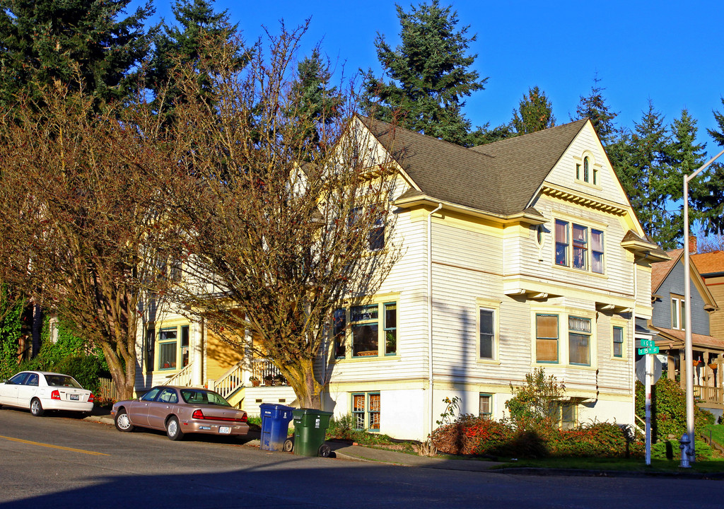 701-703 S 15th St in Tacoma, WA - Building Photo