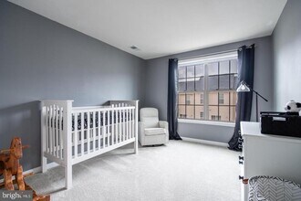 22567 Naugatuck Square in Ashburn, VA - Building Photo - Building Photo