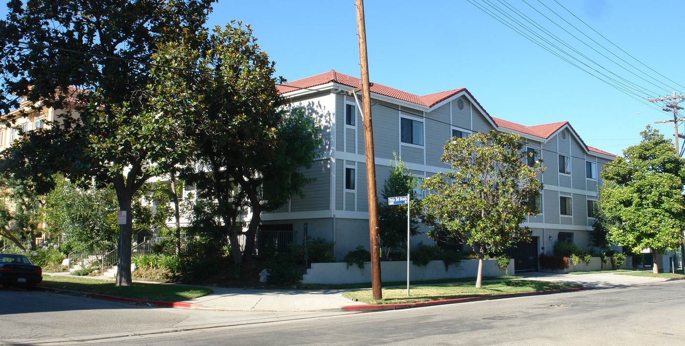 4608 Vista Del Monte Ave in Sherman Oaks, CA - Building Photo