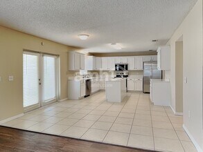 8051 Foxdale Dr in Jacksonville, FL - Building Photo - Building Photo