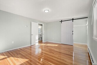 2 Starbird Ave, Unit 2 in Boston, MA - Building Photo - Building Photo