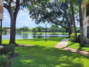 2738 Carambola Cir S in Coconut Creek, FL - Building Photo - Building Photo