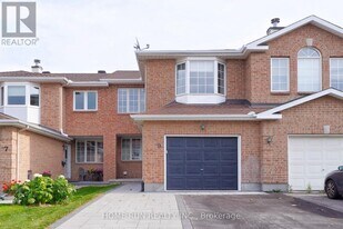 9 Angus Dr in Ottawa, ON - Building Photo