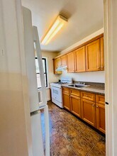 118 Washington Ave, Unit top floor in Rutherford, NJ - Building Photo - Building Photo