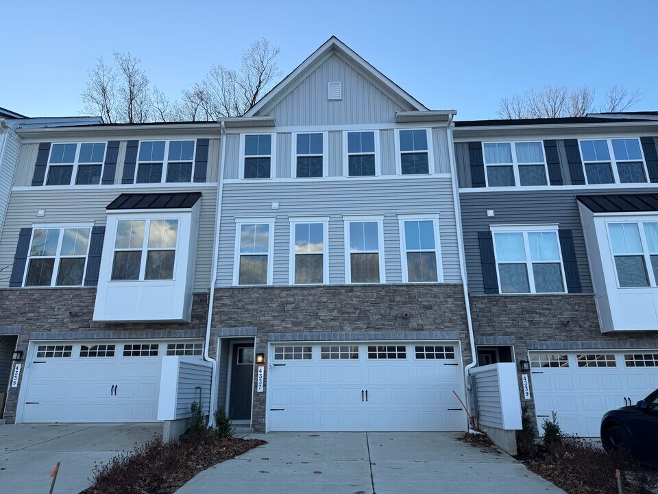 4337 Reusch Cir in New Castle, DE - Building Photo