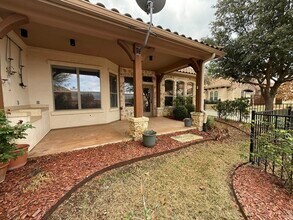 306 Enclave Cir in Horseshoe Bay, TX - Building Photo - Building Photo