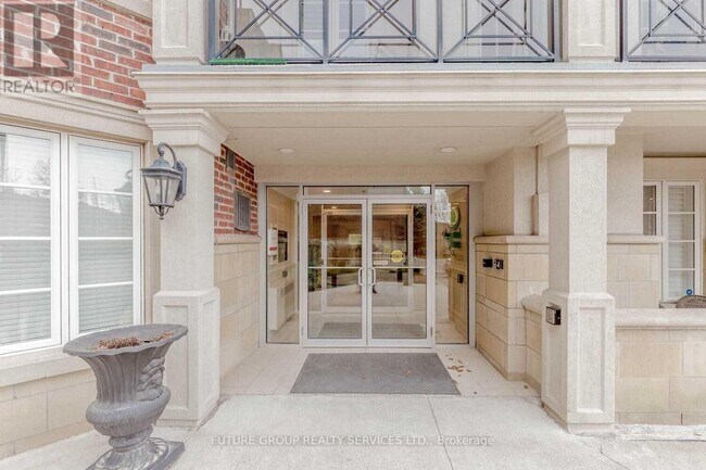 3351 Cawthra Rd in Mississauga, ON - Building Photo - Building Photo