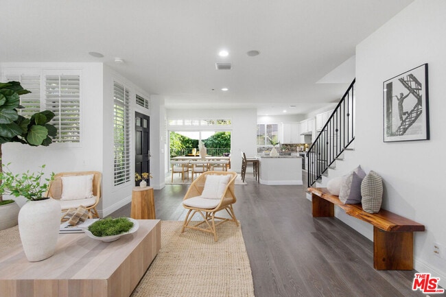 property at 10523 Selkirk Ln