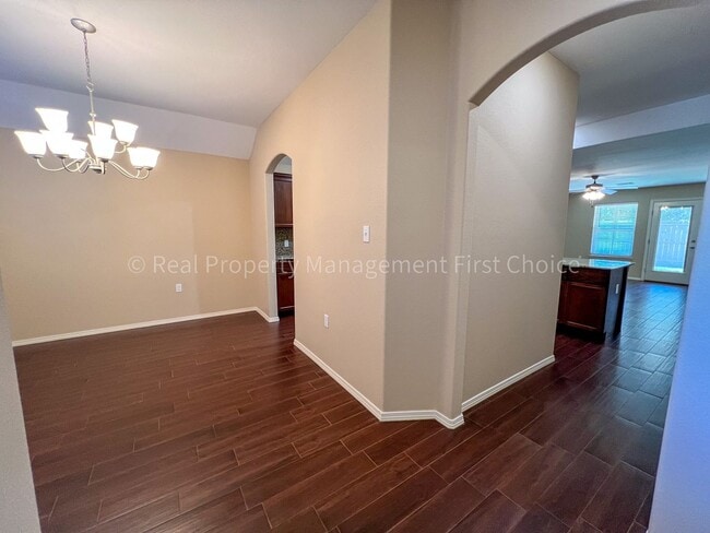 420 Ridge Point Dr in Fort Smith, AR - Foto de edificio - Building Photo