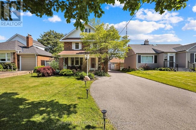 property at 463 Athol St E
