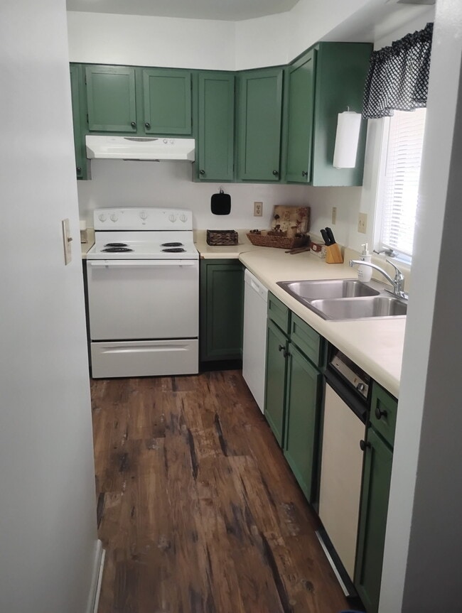 334 Shenandoah Cir, Unit 334 Shenandoah Cir in Blacksburg, VA - Foto de edificio - Building Photo