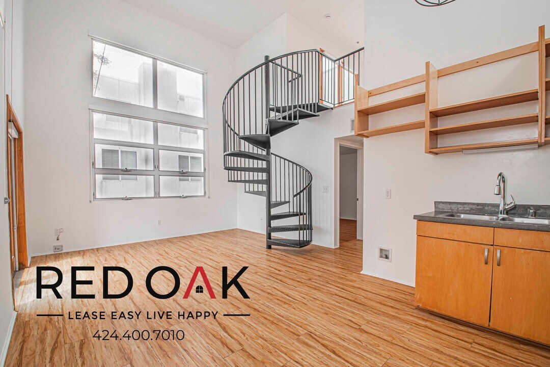 1011 Pico Blvd in Santa Monica, CA - Building Photo