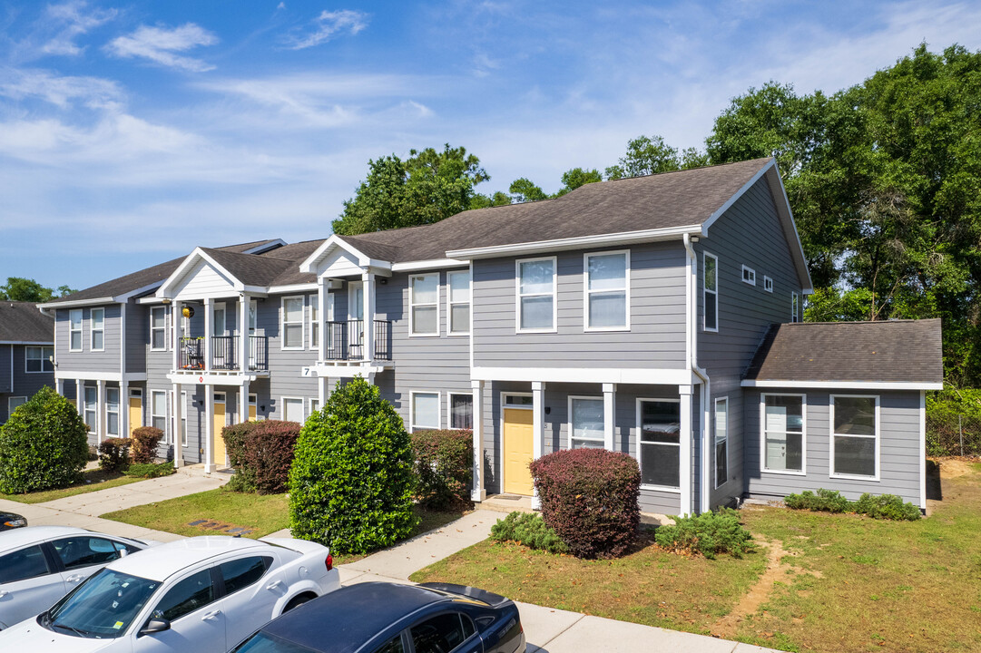 The Premier Townhomes @ 1694 in Tallahassee, FL - Building Photo