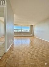 6200 Bathurst St in Toronto, ON - Building Photo - Building Photo