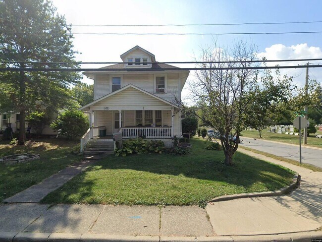 property at 103 W Walnut St