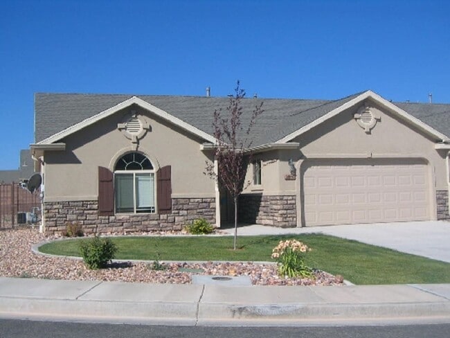 property at 1440 S Northern Vw Dr