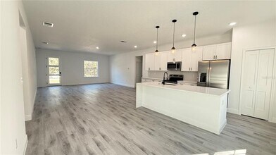 7432 N Cricket Dr in Citrus Springs, FL - Building Photo - Building Photo