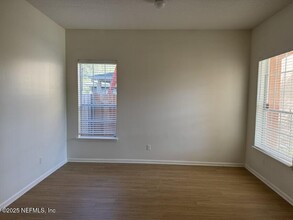 4213 Victoria Lakes Dr W in Jacksonville, FL - Building Photo - Building Photo