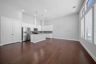 420 Drennan St in Houston, TX - Building Photo - Building Photo